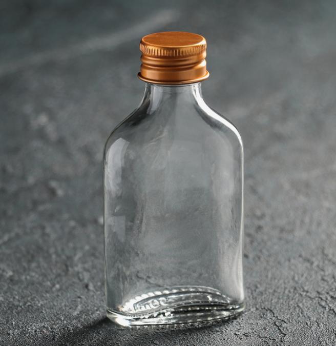  Фото №1 - Бутыль для соусов и масла с металлической крышкой 