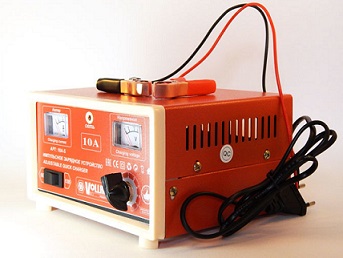  Фото №1 - Зарядное устройство VOLLRUS 10A-S (для АКБ 20-60 А/ч) с инд. напр.(8). Артикул: VLR10AS